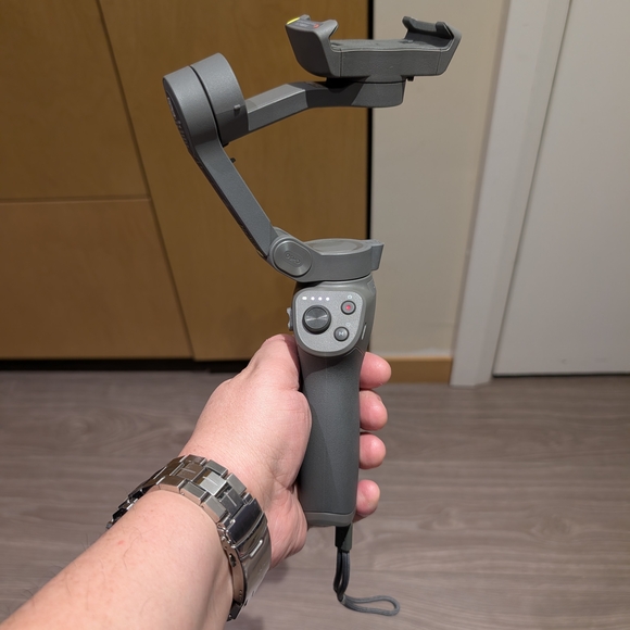 DJI Osmo Mobile 3 Gimbal - Picture 12 of 13